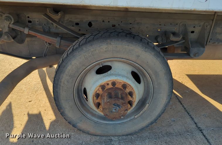 image for item OL9254 2006 Ford F450 Super Duty XL flatbed truck