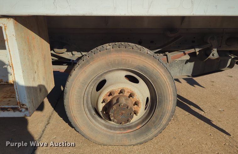 image for item OL9254 2006 Ford F450 Super Duty XL flatbed truck