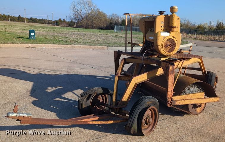 image for item OL9255 Rosco B7 broom