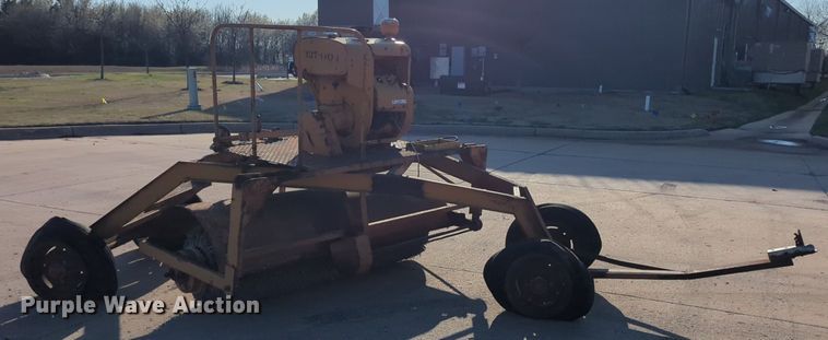 image for item OL9255 Rosco B7 broom