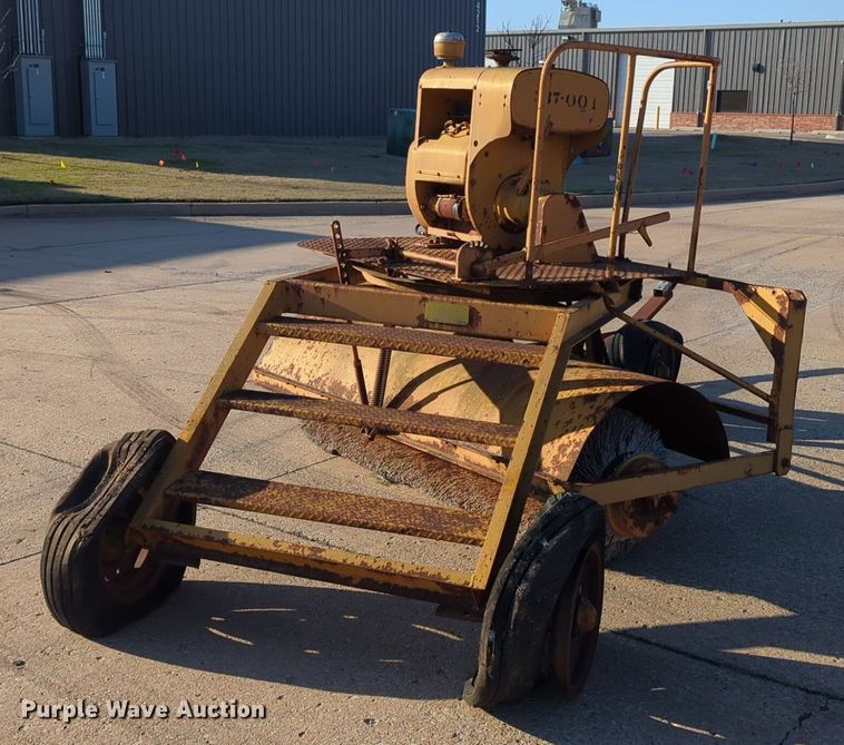 image for item OL9255 Rosco B7 broom