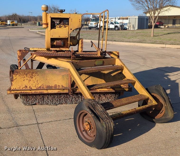 image for item OL9255 Rosco B7 broom