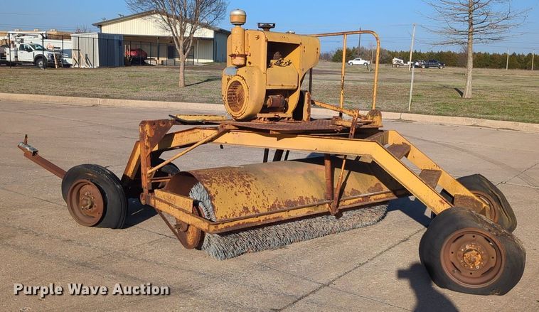 image for item OL9255 Rosco B7 broom