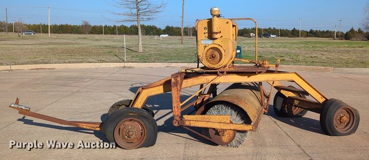 image for item OL9255 Rosco B7 broom