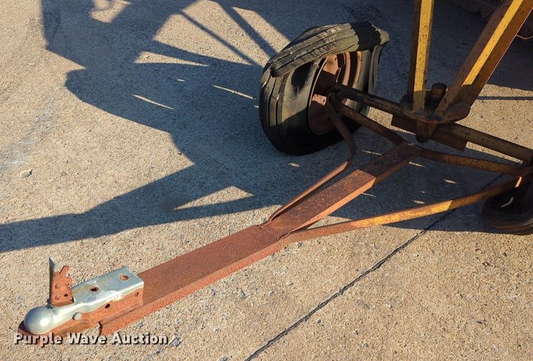 image for item OL9255 Rosco B7 broom