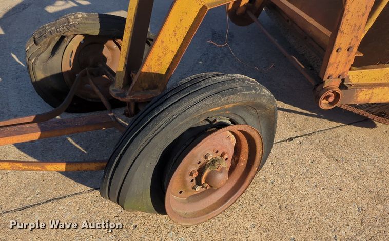 image for item OL9255 Rosco B7 broom