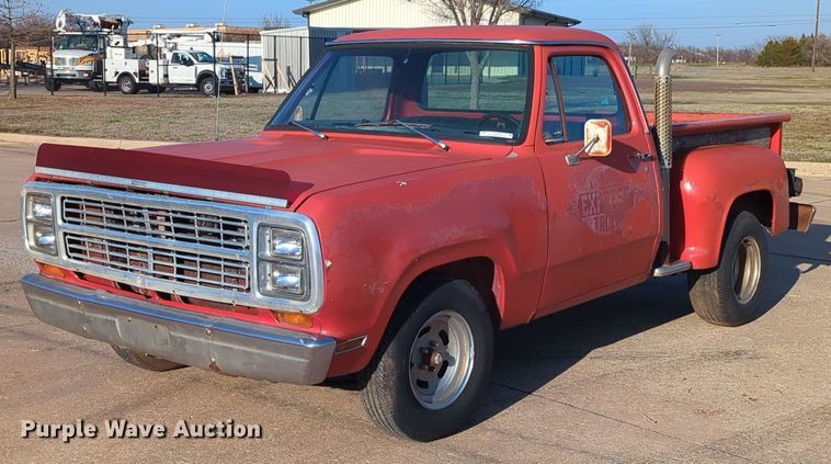 image for item OL9257 1979 Dodge D100 pickup truck