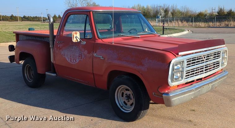 image for item OL9257 1979 Dodge D100 pickup truck