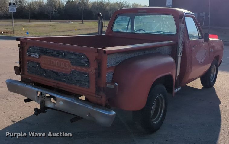image for item OL9257 1979 Dodge D100 pickup truck