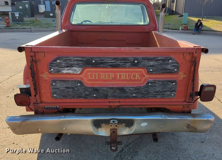image for item OL9257 1979 Dodge D100 pickup truck