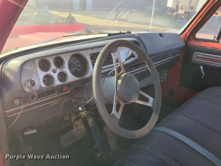 image for item OL9257 1979 Dodge D100 pickup truck