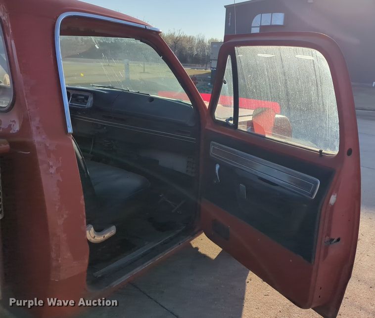 image for item OL9257 1979 Dodge D100 pickup truck