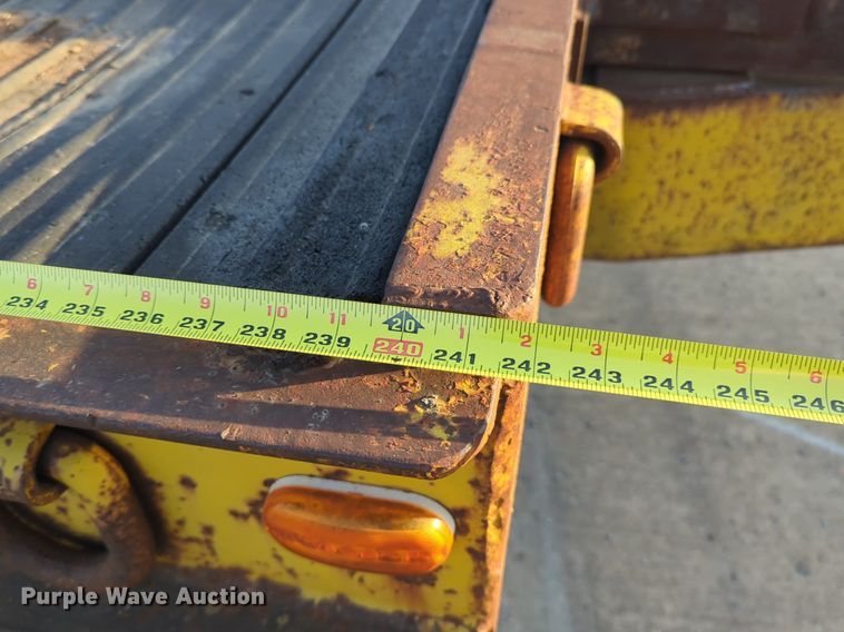 image for item OL9259 1982 Carrier King Tagalong 3200 equipment trailer