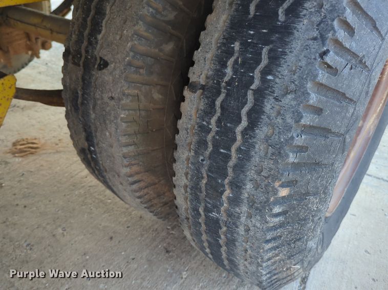 image for item OL9259 1982 Carrier King Tagalong 3200 equipment trailer