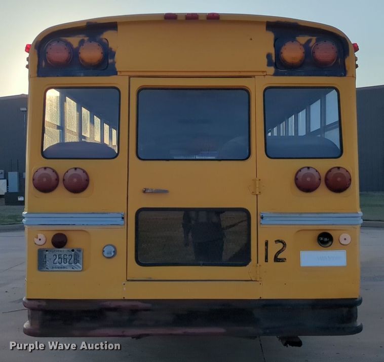 image for item OL9260 1992 International 3800 school bus