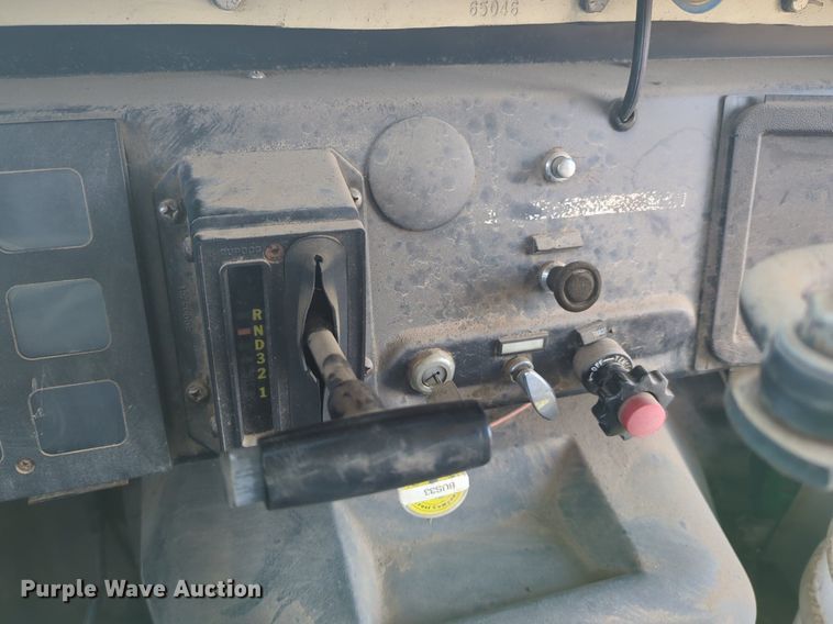 image for item OL9260 1992 International 3800 school bus