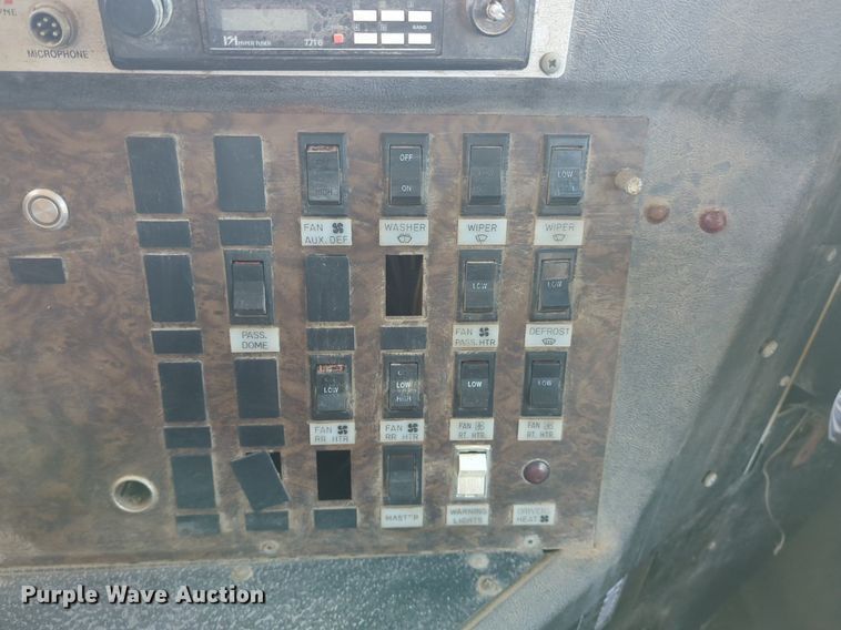 image for item OL9260 1992 International 3800 school bus