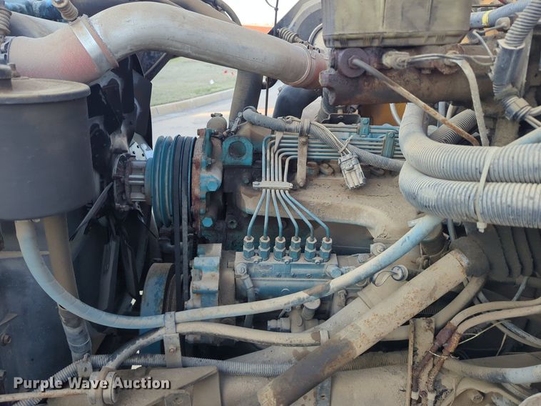 image for item OL9260 1992 International 3800 school bus