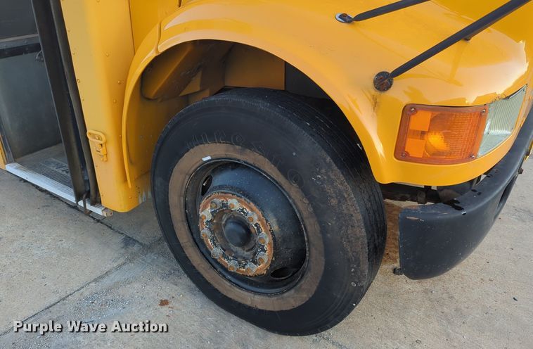 image for item OL9260 1992 International 3800 school bus