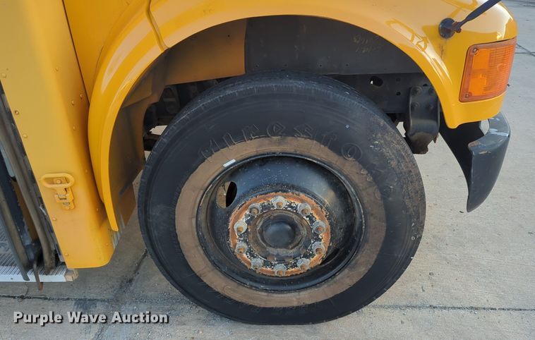 image for item OL9260 1992 International 3800 school bus