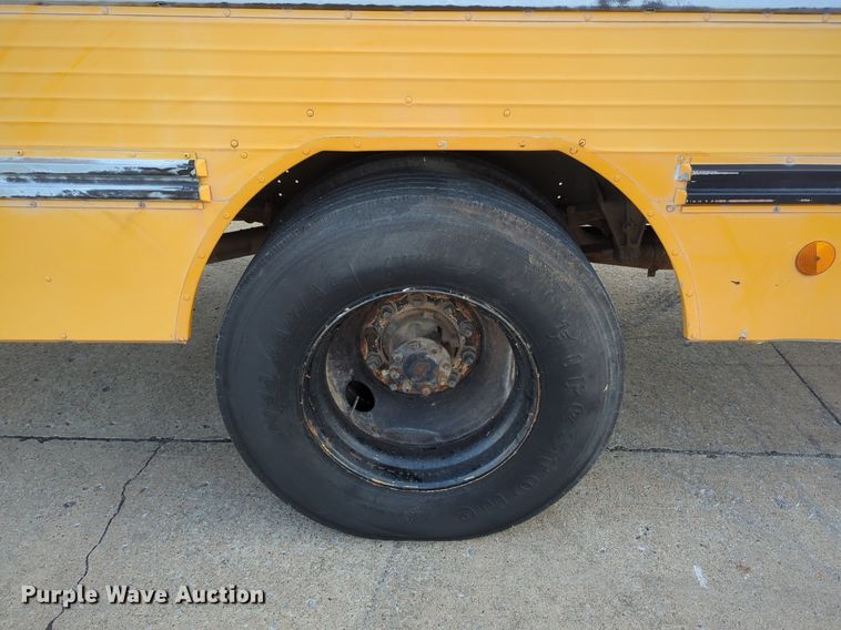 image for item OL9260 1992 International 3800 school bus