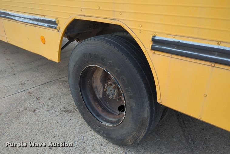 image for item OL9260 1992 International 3800 school bus