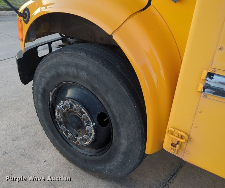 image for item OL9260 1992 International 3800 school bus