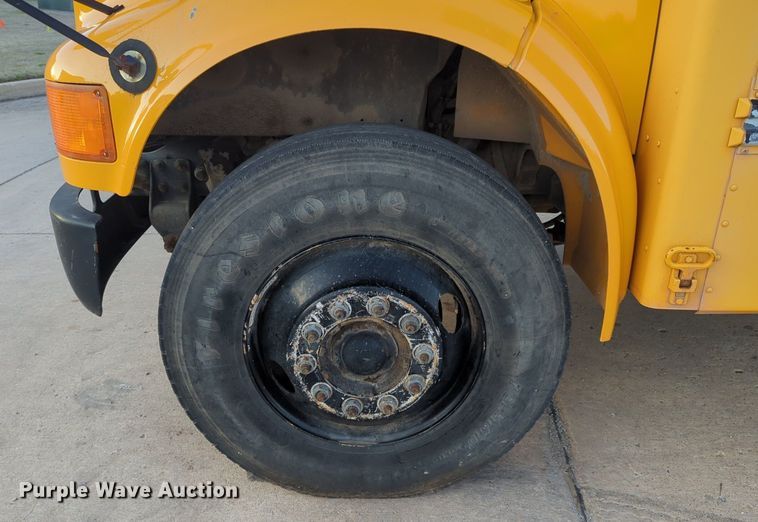 image for item OL9260 1992 International 3800 school bus