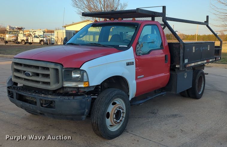 image for item OL9261 2006 Ford F450 Super Duty XL flatbed truck