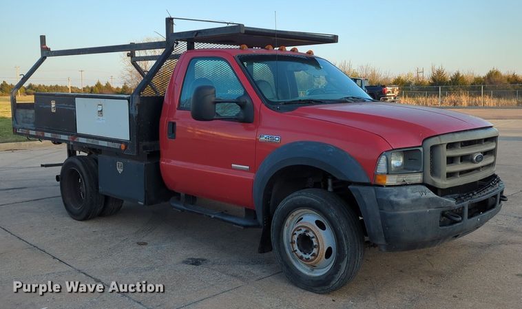 image for item OL9261 2006 Ford F450 Super Duty XL flatbed truck