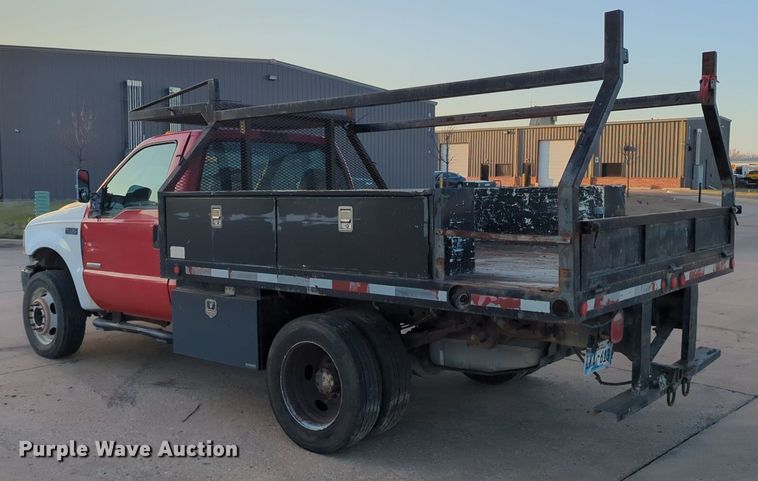 image for item OL9261 2006 Ford F450 Super Duty XL flatbed truck