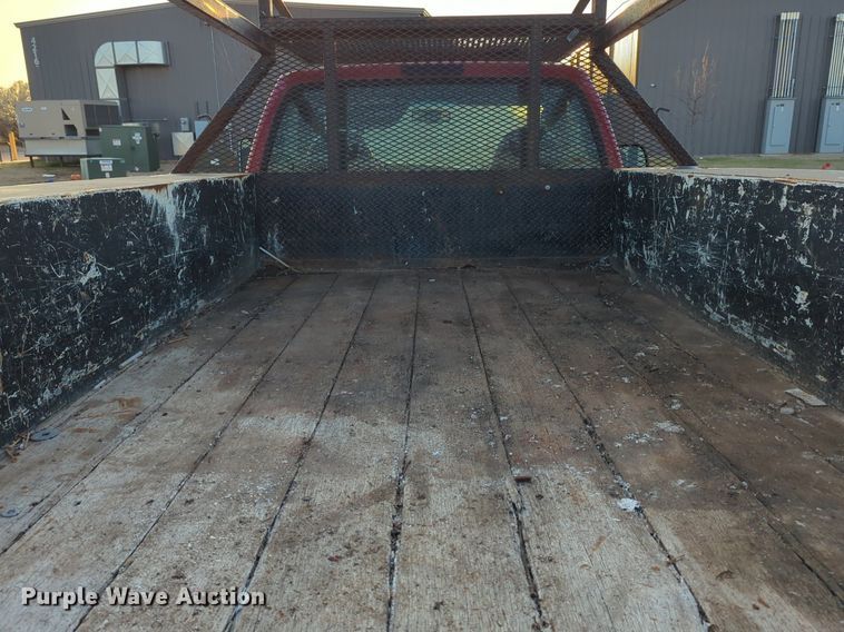 image for item OL9261 2006 Ford F450 Super Duty XL flatbed truck