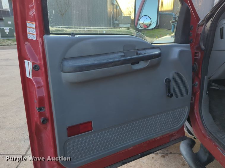 image for item OL9261 2006 Ford F450 Super Duty XL flatbed truck