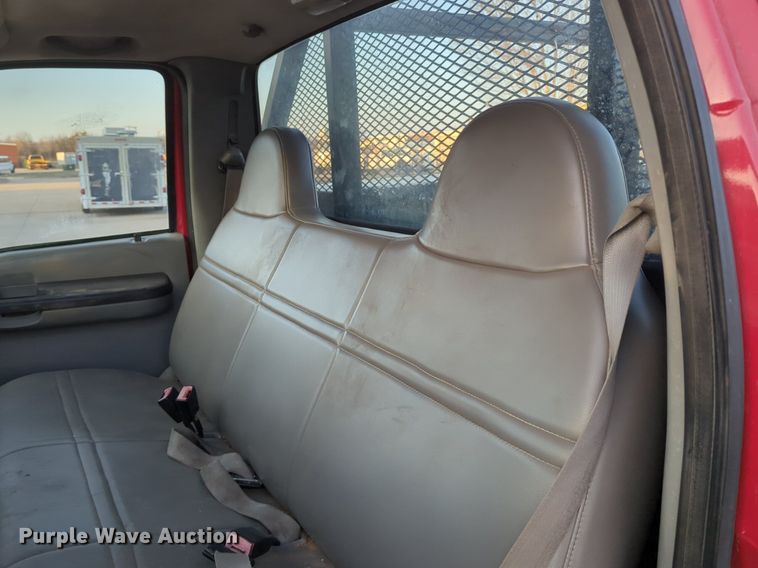 image for item OL9261 2006 Ford F450 Super Duty XL flatbed truck