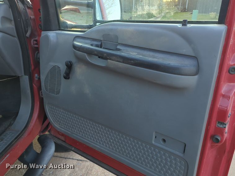 image for item OL9261 2006 Ford F450 Super Duty XL flatbed truck