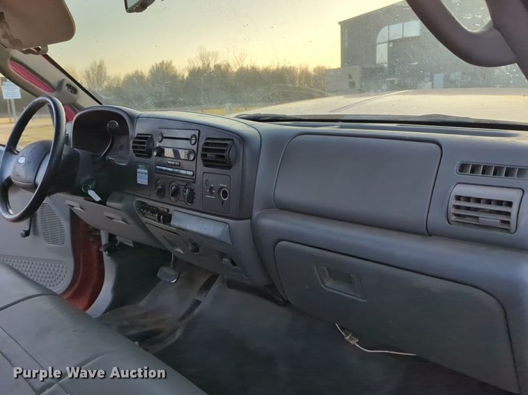 image for item OL9261 2006 Ford F450 Super Duty XL flatbed truck