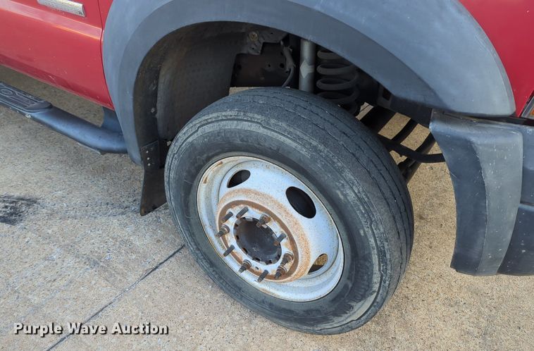 image for item OL9261 2006 Ford F450 Super Duty XL flatbed truck