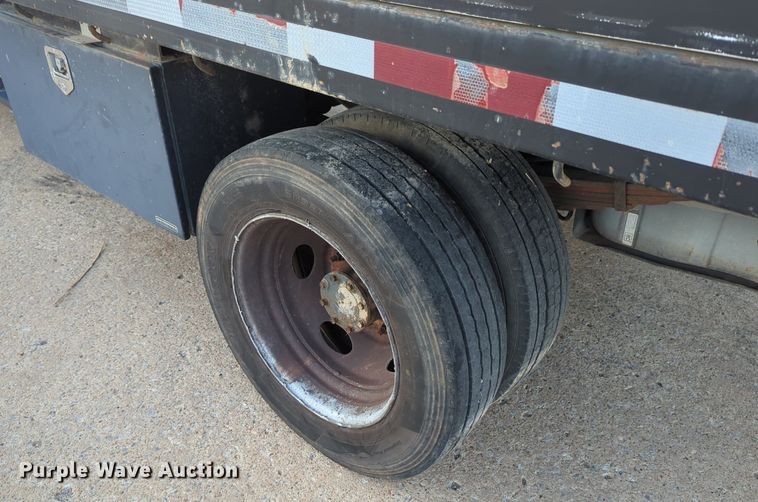 image for item OL9261 2006 Ford F450 Super Duty XL flatbed truck