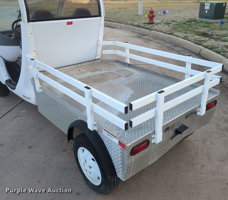 image for item OL9262 2010 GEM eL XD utility vehicle