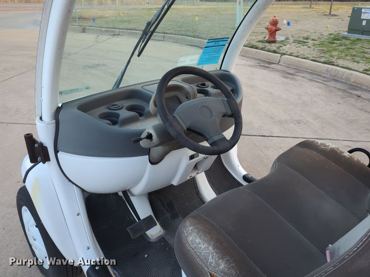 image for item OL9262 2010 GEM eL XD utility vehicle