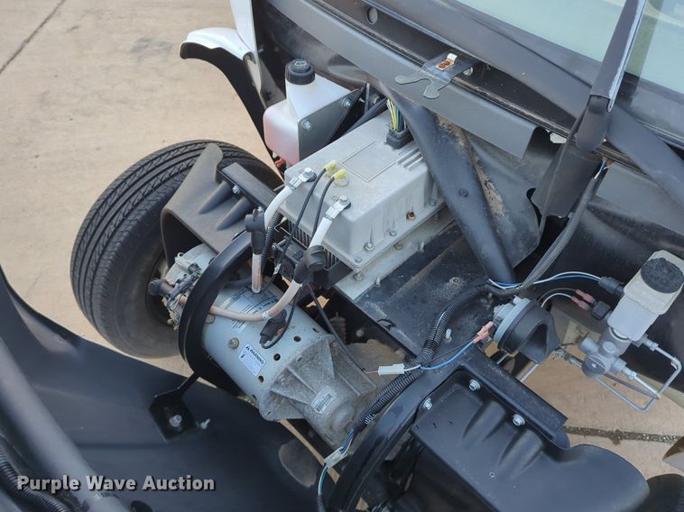 image for item OL9262 2010 GEM eL XD utility vehicle