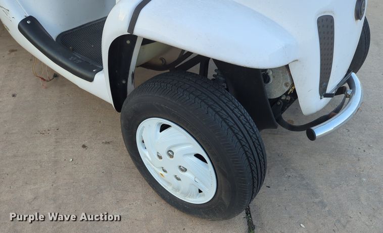 image for item OL9262 2010 GEM eL XD utility vehicle