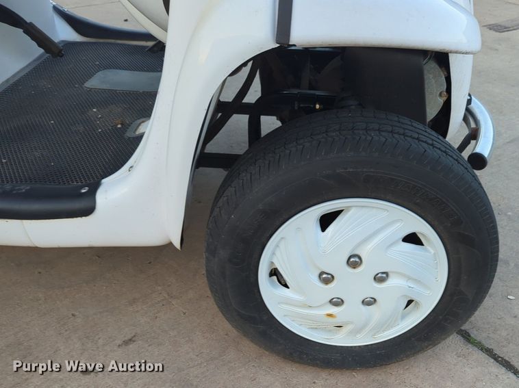 image for item OL9262 2010 GEM eL XD utility vehicle