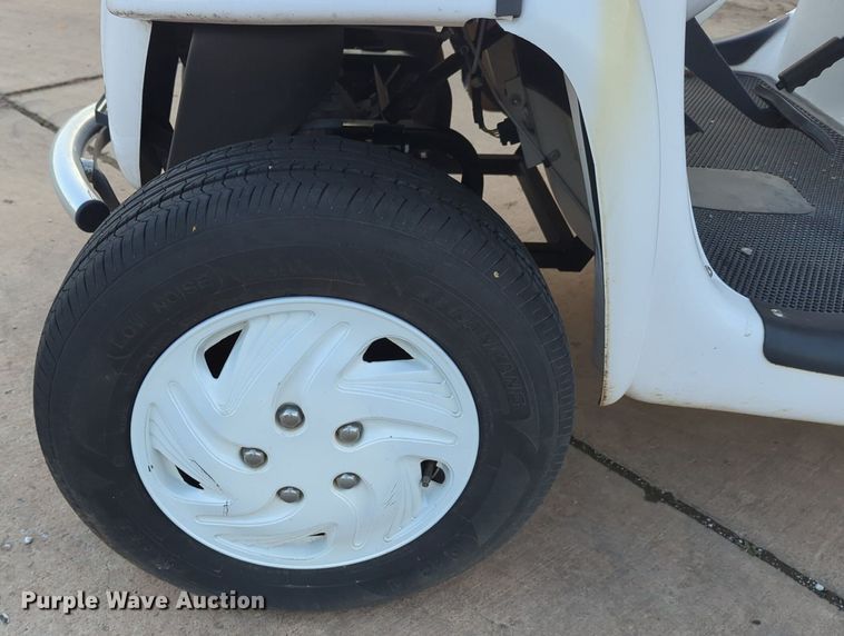 image for item OL9262 2010 GEM eL XD utility vehicle