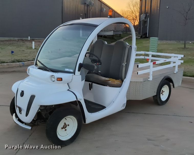 image for item OL9263 2002 GEM E825 utility vehicle