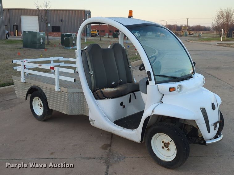 image for item OL9263 2002 GEM E825 utility vehicle