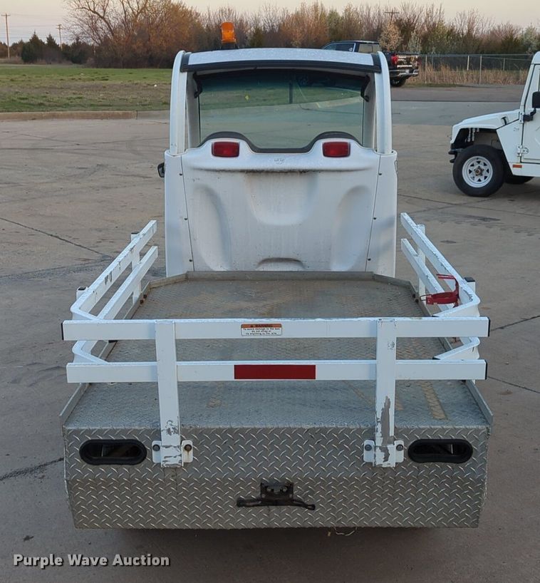 image for item OL9263 2002 GEM E825 utility vehicle