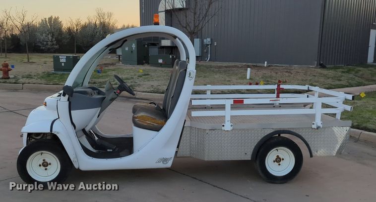 image for item OL9263 2002 GEM E825 utility vehicle