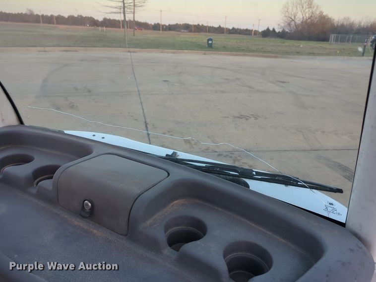 image for item OL9263 2002 GEM E825 utility vehicle