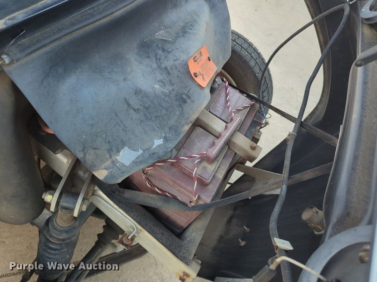 image for item OL9263 2002 GEM E825 utility vehicle